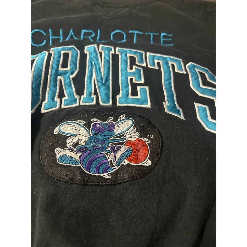 RARE VINTAGE CHARLOTTE HORNETS 90s Stitch Logo CREWNECK Logo 7 Mens Large